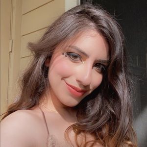 Meet your Posher, Isadora